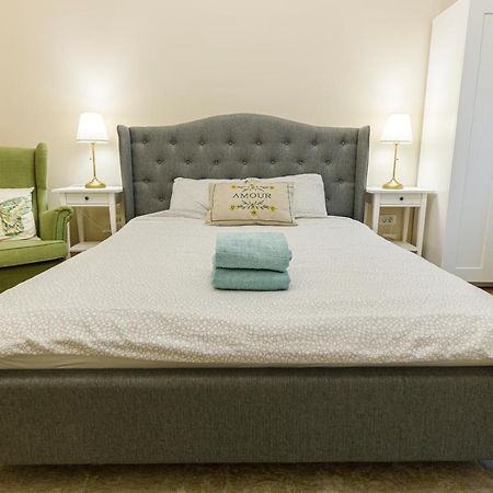 Beautiful Apartment In Heart Of Historical Center Temešvár Exteriér fotografie