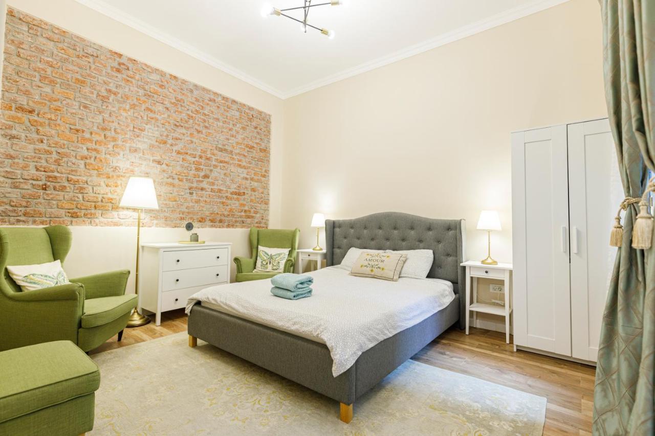 Beautiful Apartment In Heart Of Historical Center Temešvár Exteriér fotografie